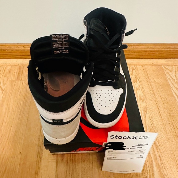 Jordan 1 Retro High OG Bleached Coral tennis shoes.  Men’s size 9 - Picture 2 of 7